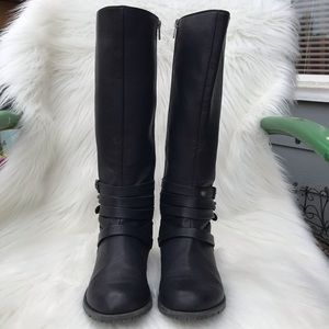 Zigosoho Black buckle knee high boot SZ 9